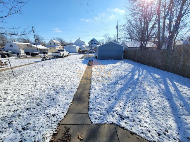 Photo - 2 (Possibly 3) BR Close to Downtown