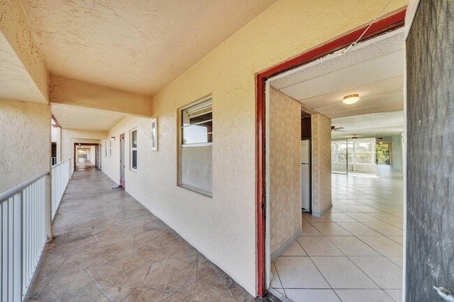Photo - 1035 Country Club Dr Unit 407