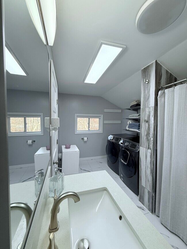 Photo - 15 Essex St Unit 1