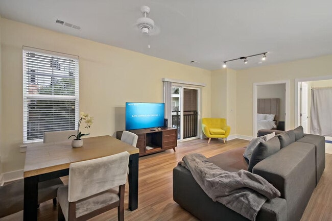 Photo - 615 S Columbus St Unidad SI ID1473417P