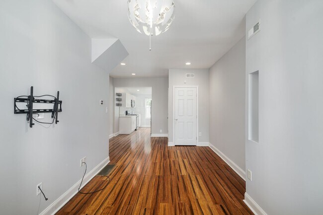 Photo - 2820 W Stiles St