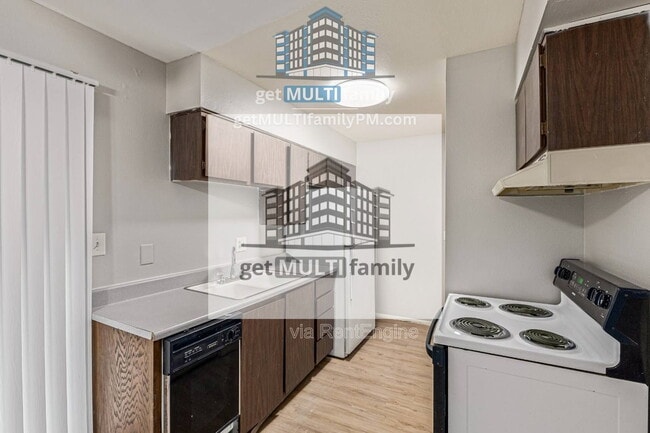 Photo - 1111 E Butler Dr Unit B