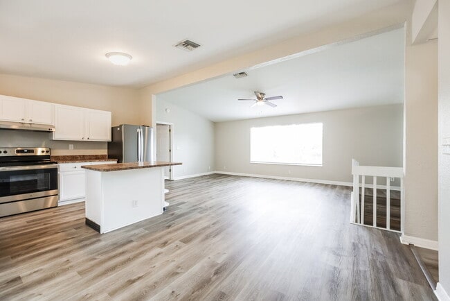 Photo - 2216 Leda Ave S