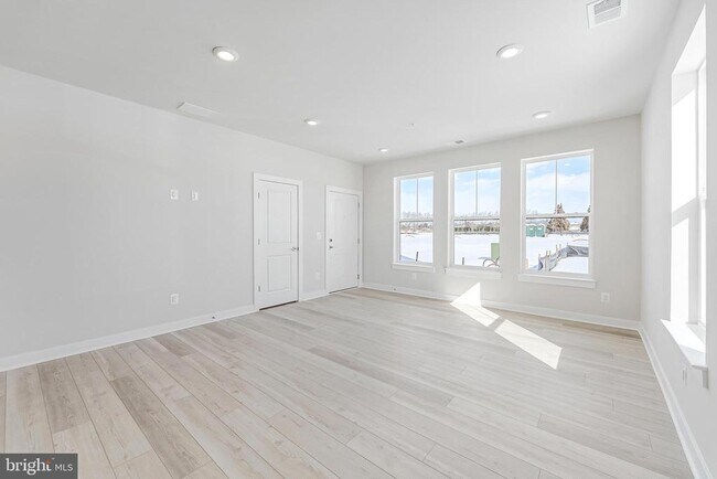 Photo - 44592 Strabane Ter