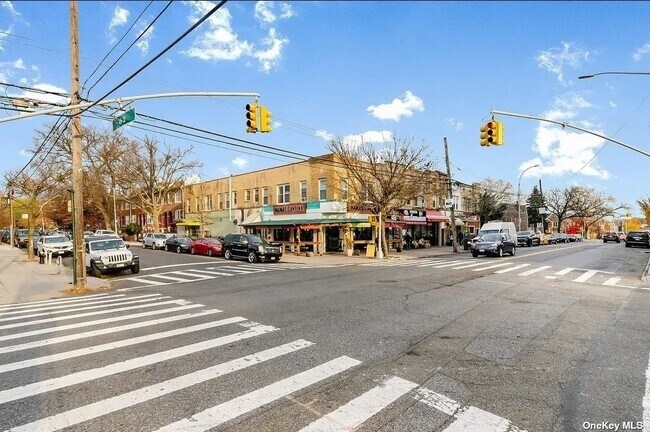 Photo - 45-01 Ditmars Blvd Apartment Unit 2R