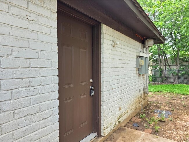 1811 Magnolia Dr