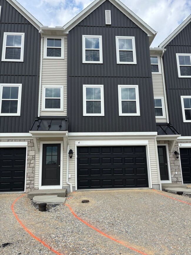 Building Photo - New Build! 3 Bedroom, 2.5 Bath NOW AVAILABLE!