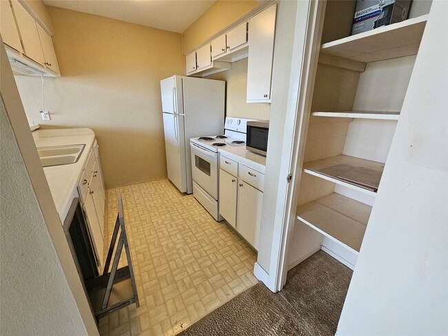 Photo - 12600 Melville Dr Unit 321B