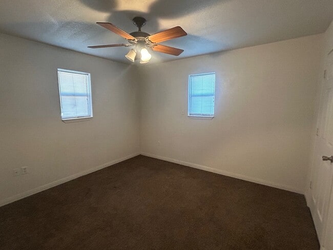 Photo - Perfect Elm Mott Duplex