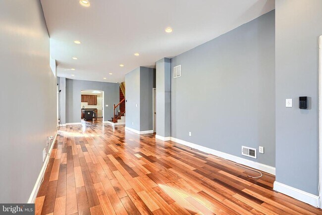 Photo - 2200 Brookfield Ave