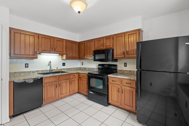 Photo - Ellisville Area / West County/ 2 BR ranch style duplex/villa w/ garage and basement.