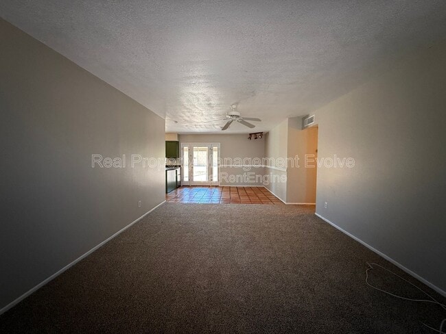 Photo - 2401 W Fremont Dr