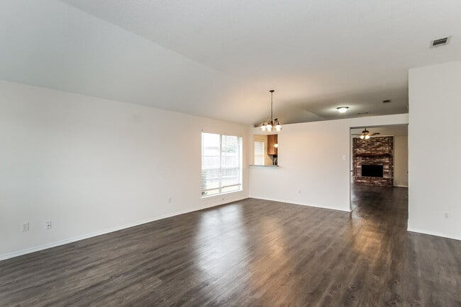 Photo - 1317 Rosewood Ln