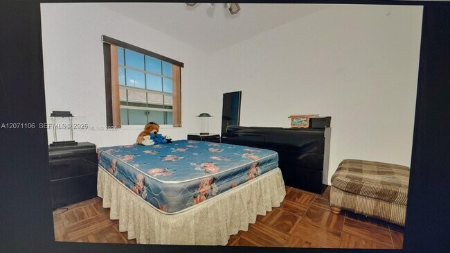 Building Photo - 430 NE 210th Cir Terrace Unit 201-3