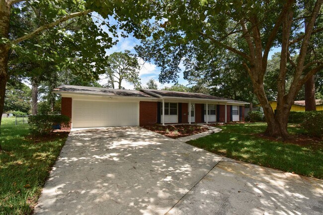 Photo - Recently Updated 3-Bedroom, 2-Bathroom Hom...