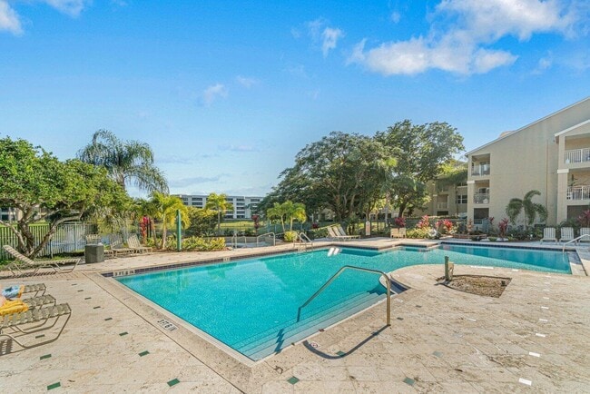 1845 Palm Cove Blvd Unidad verano