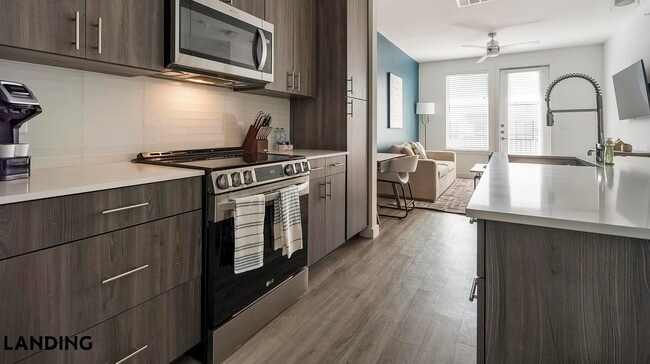 Photo - 7106 Culebra Commons Unidad 4302