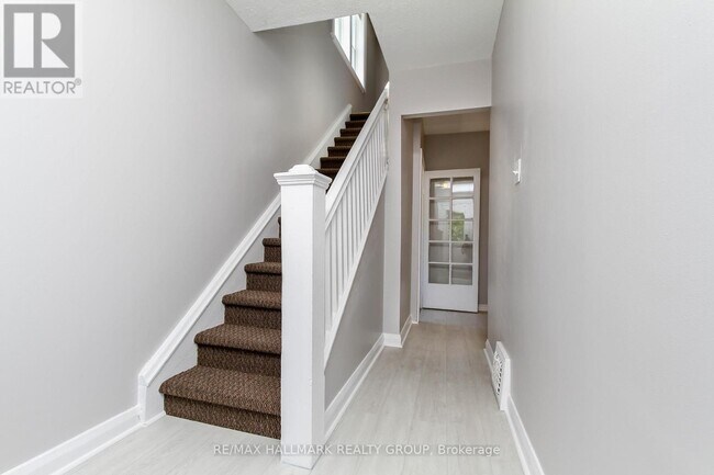 Photo - 448 Pleasant Park Rd