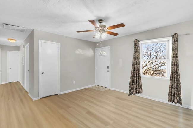 Photo - NEW LISTING!!!!!