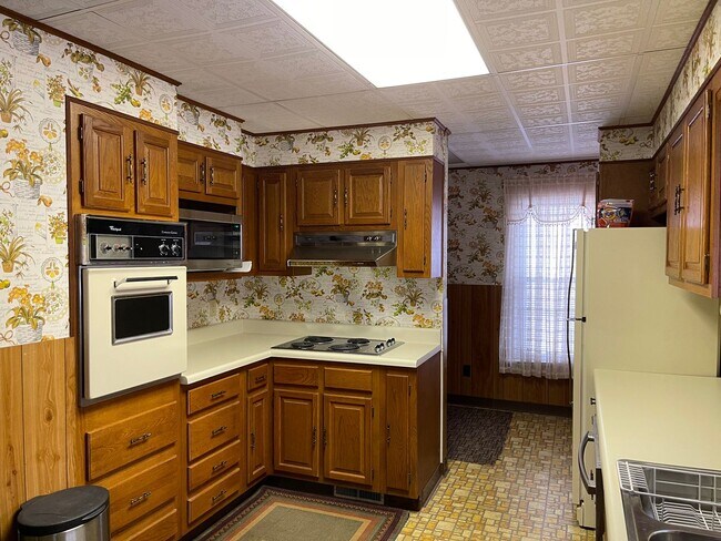 13 Mcclellan Ave Unidad 13 MCCLELLAN AVE. 2ND FLOOR