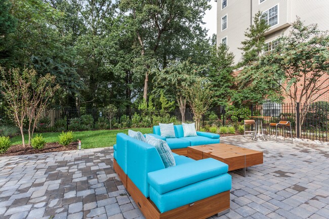 Shared amenities with next door community, Rosslyn Heights