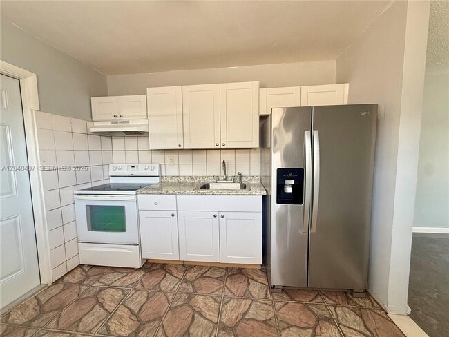 Photo - 820 NW 4th Ave