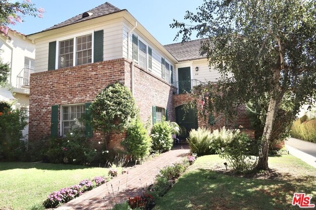 Building Photo - 210 S Spalding Dr Rental