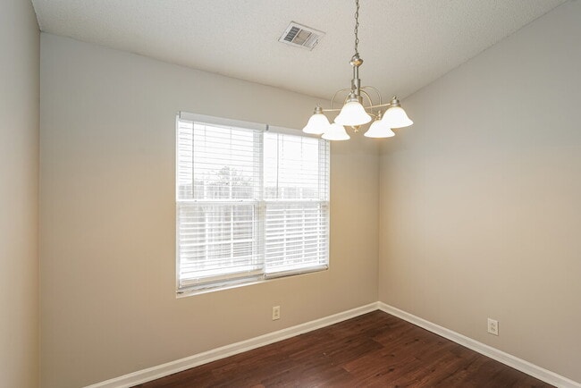 Photo - 5039 Boyd Dr