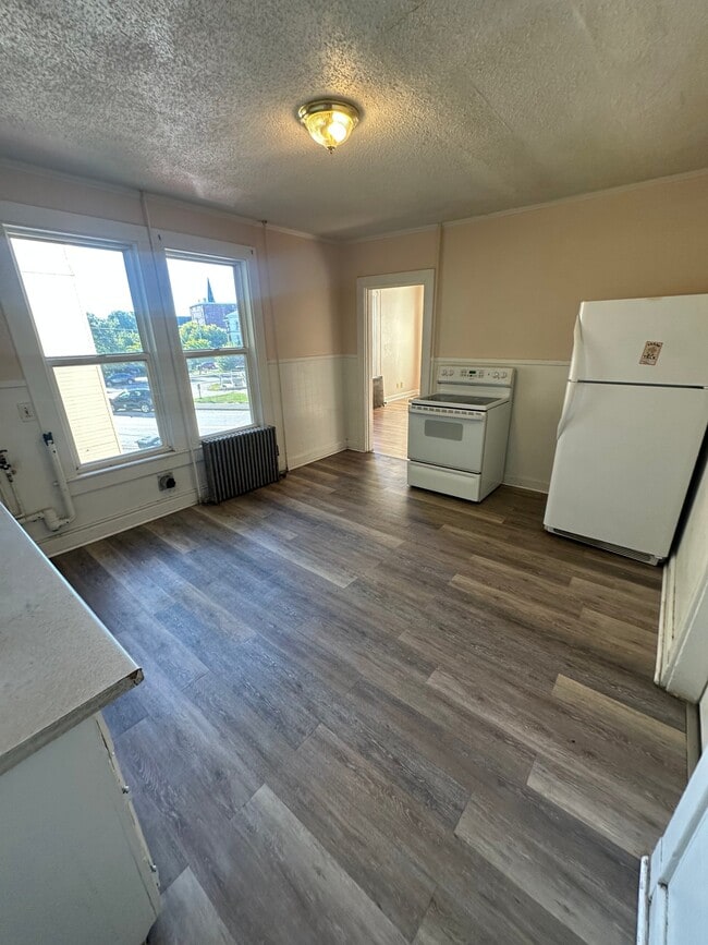 57 College St Unit 2