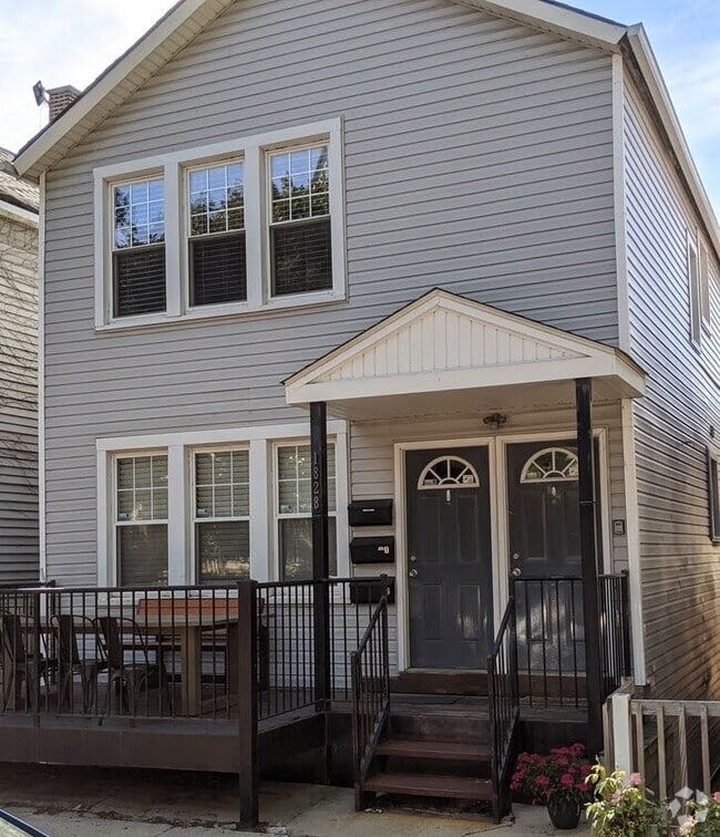 Building Photo - 1828 N Bissell St Unit 1 Rental