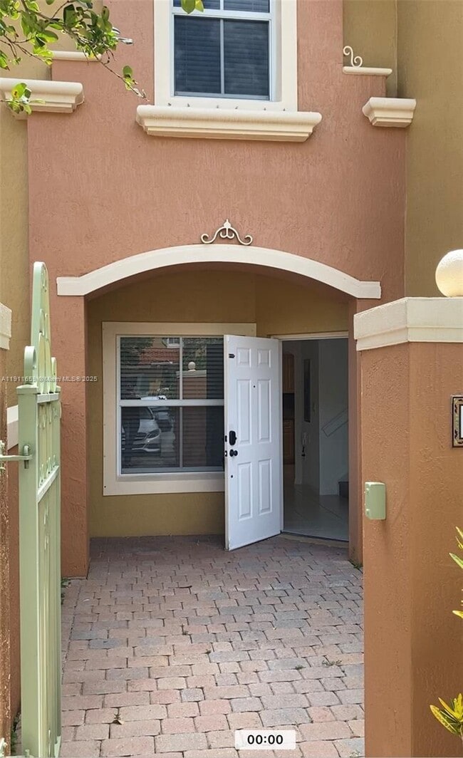 Building Photo - 919 SW 143rd Terrace