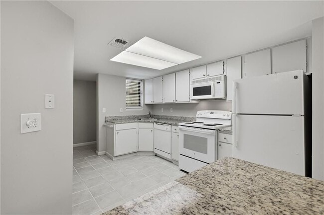 Photo - 2183 Surrey Ct
