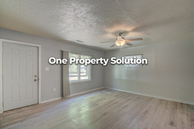 Photo - 1050 Durbin St