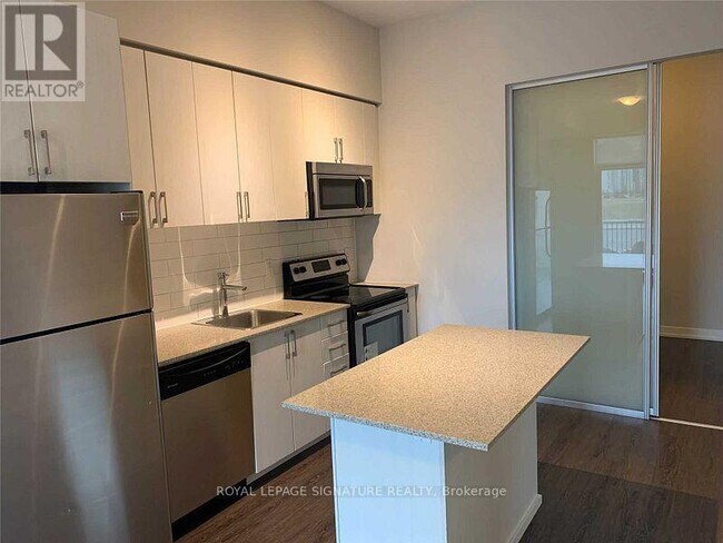 Photo - 2550 Eglinton Ave W Unité 102