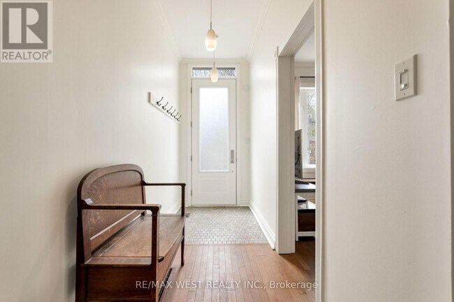 Photo - 35 St Clarens Ave