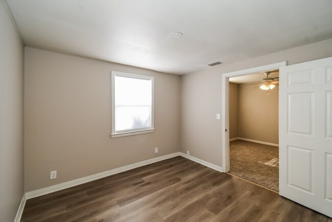 Photo - 5405 Sharon Terrace