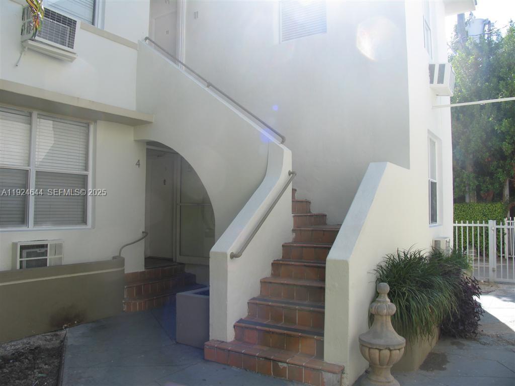 Photo - 1030 Jefferson Ave Unit 11