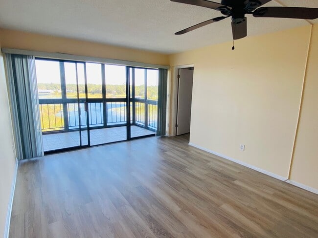 Photo - 117 Country Club Dr Unidad 702