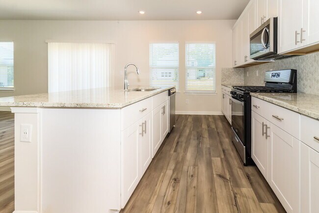 Photo - 512 Magnolia Dr