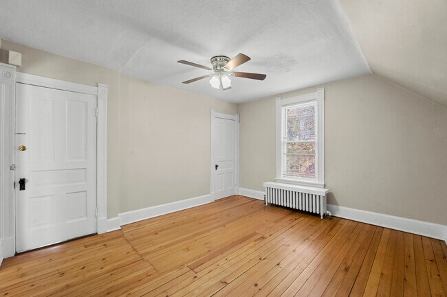 LR or BDRM - 331 Des Plaines Ave Unidad #2