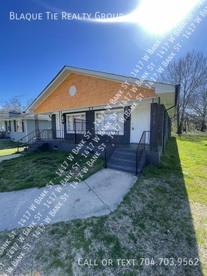 Photo - 1417 W Bank St