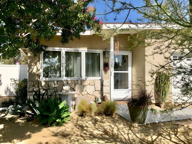 Ojai 2 bedroom 1 bathroom - Ojai 2 bedroom 1 bathroom House
