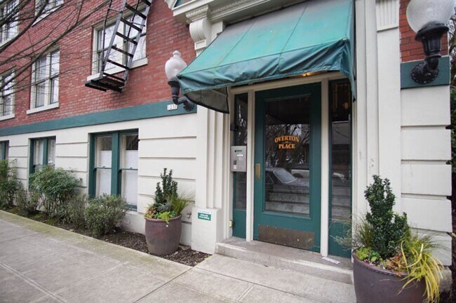 Building Photo - Fabulous Turn of the Century NW 1-Bed Close to Everything! Unit 103