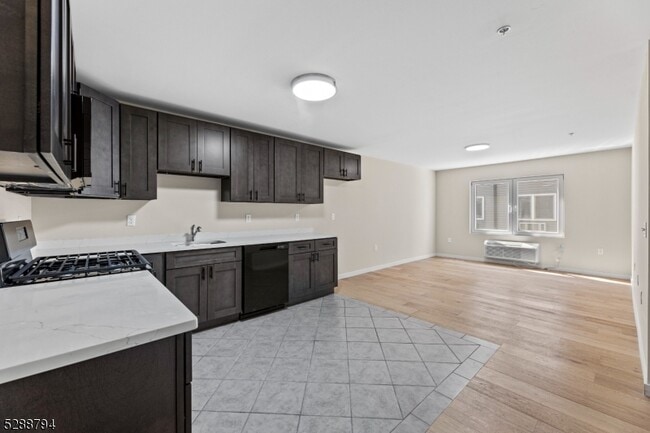 Building Photo - 172 6th St Unit 54 Rental