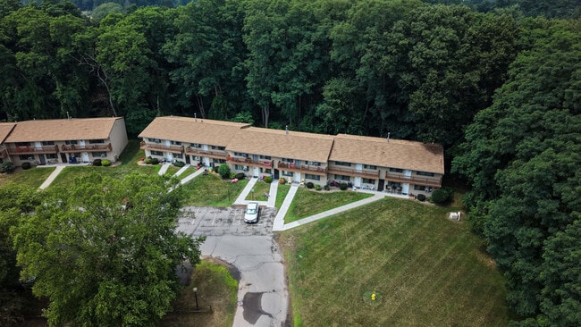 Photo - Clifton Court Apartments