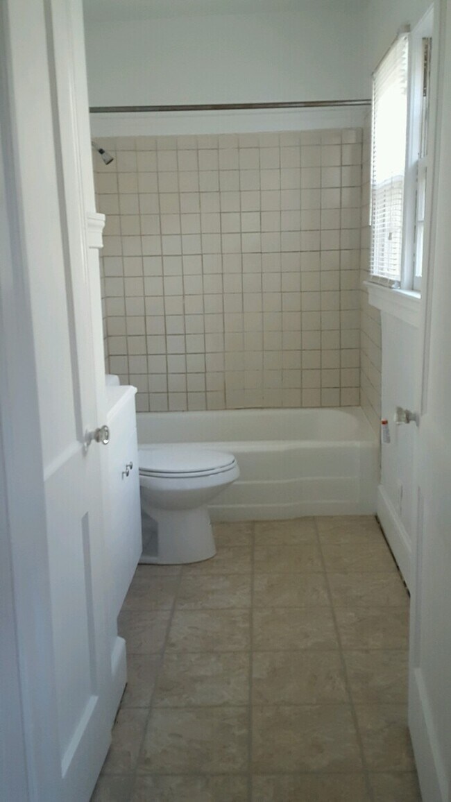 Photo - 527 Poplar St