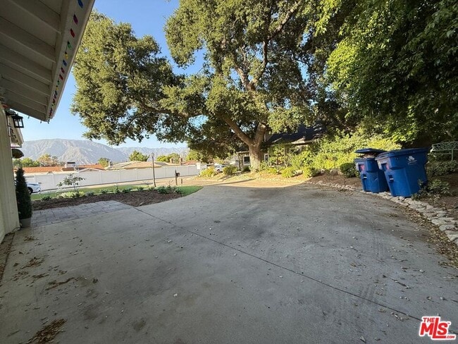 Photo - 8020 Cora St