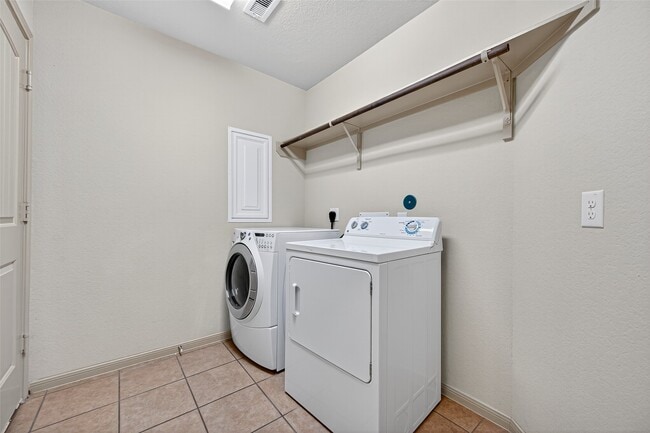 Building Photo - 510 Carson Ridge Dr