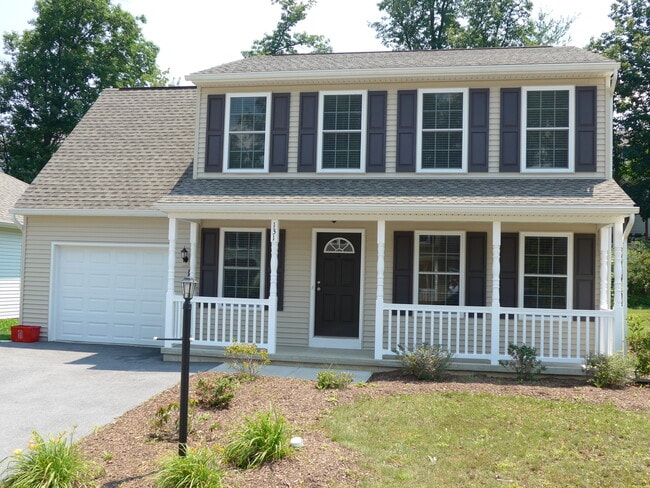 Photo - 131 Whisper Ridge Dr House
