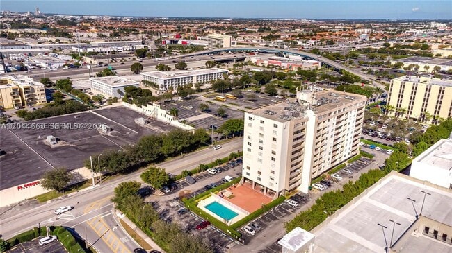Building Photo - 4675 W 18th Ct Unit 1111